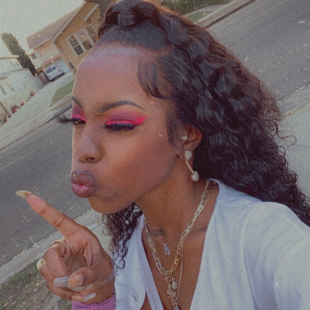 Meet your Posher, Teana